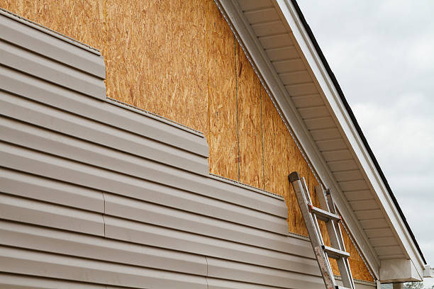 Professional Wood Siding technician working in Elizabethtown, PA